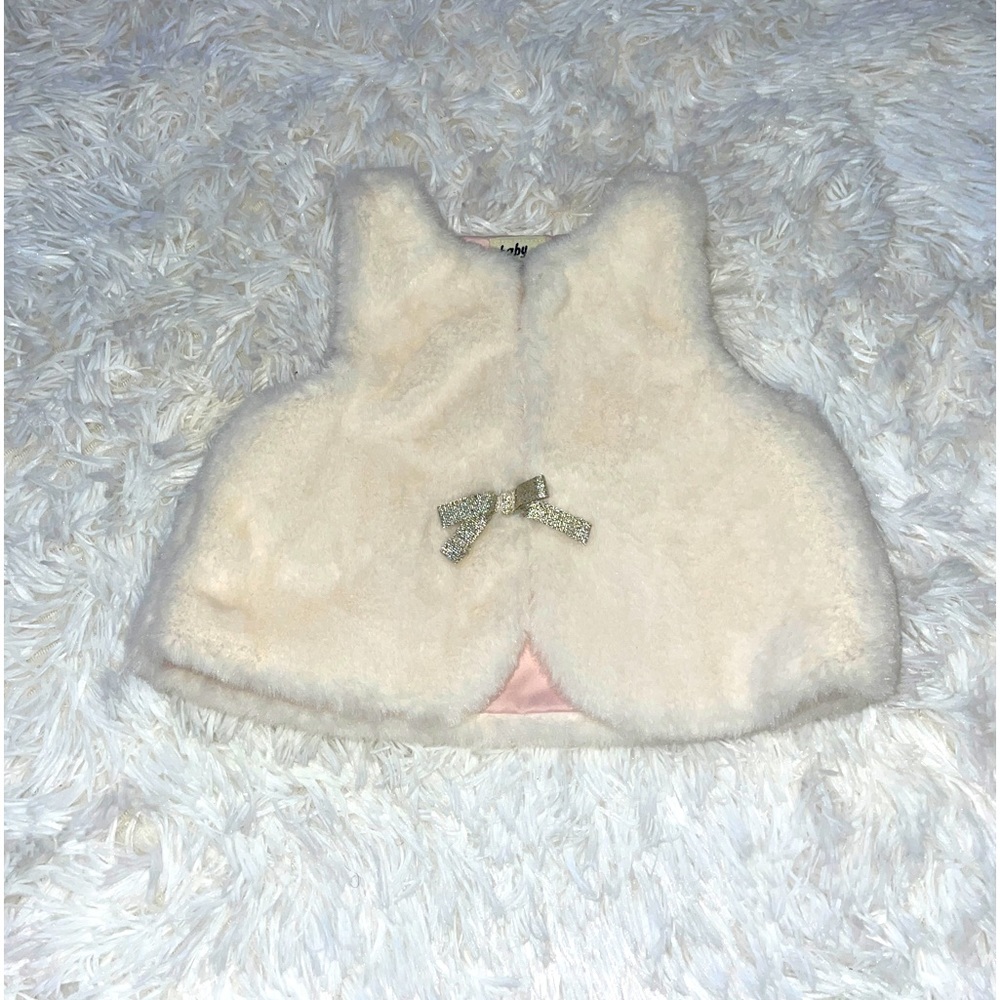Faux fur baby girl vest | OshKosh B’gosh/ Carters sz:3-6 months